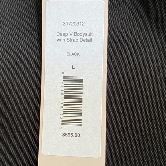 Cushnie et Ochs  Black Deep Plunging V-Neck Bodysuit With Crossover Stra… - Picture 13 of 14